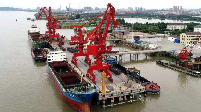 二连浩特概述露天料场港口封闭问题的实行方法